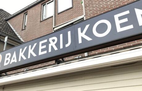 Lichtbak reclame Koenen